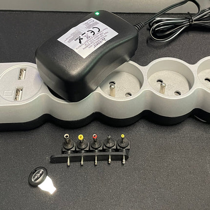 Universele Adapter AC-stroomadapter met USB Poort - 3V / 4.5V / 5V / 6V / 7.5V / 9V / 12V - 6 plugs