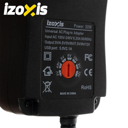 Izoxis Universele Adapter - 30W - 3-12V Regelbaar - 6 Opzetstukken - USB