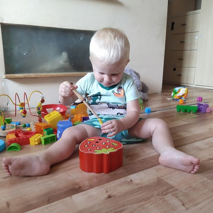 Kruzzel Houten Aardbei Vang het Wormpje Spel